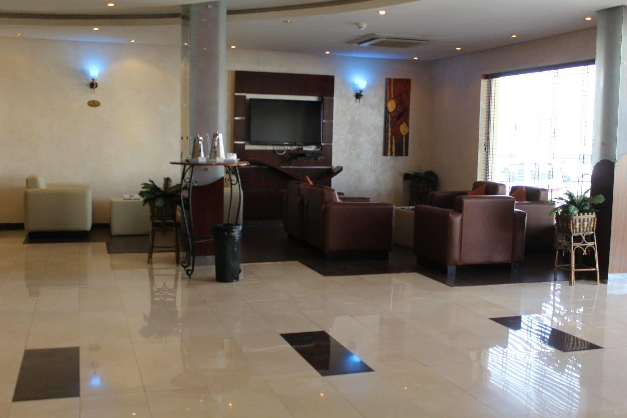 Merfal Hotel Apartments Al Taawan Riaad Buitenkant foto