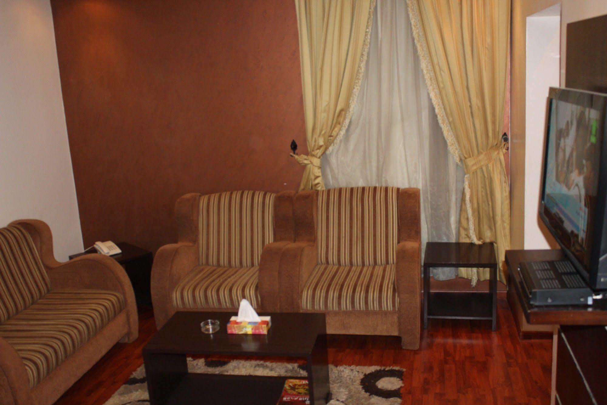 Merfal Hotel Apartments Al Taawan Riaad Buitenkant foto